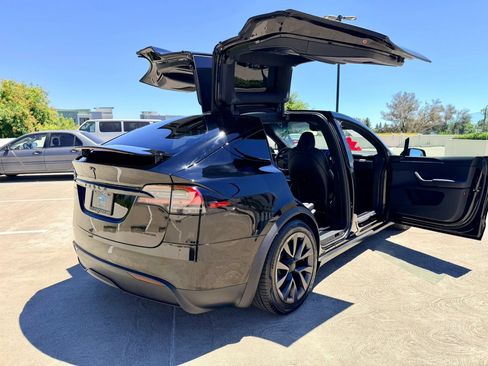 Used 2024 Tesla Model X AWD/4WD image 18