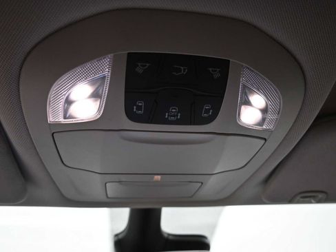 Used 2023 Chrysler Pacifica Touring-L FWD image 39