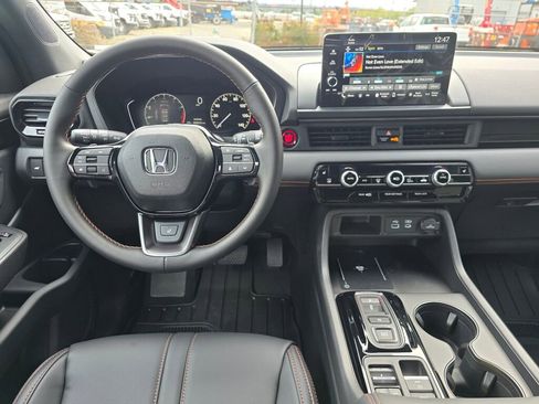 New 2025 Honda Pilot TrailSport image 16