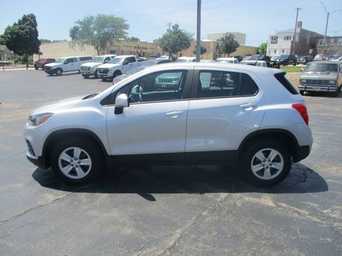 Used 2017 Chevrolet Trax LS AWD/4WD image 7