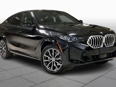 Used 2025 BMW X6 xDrive40i w/ Climate Comfort Package image 3