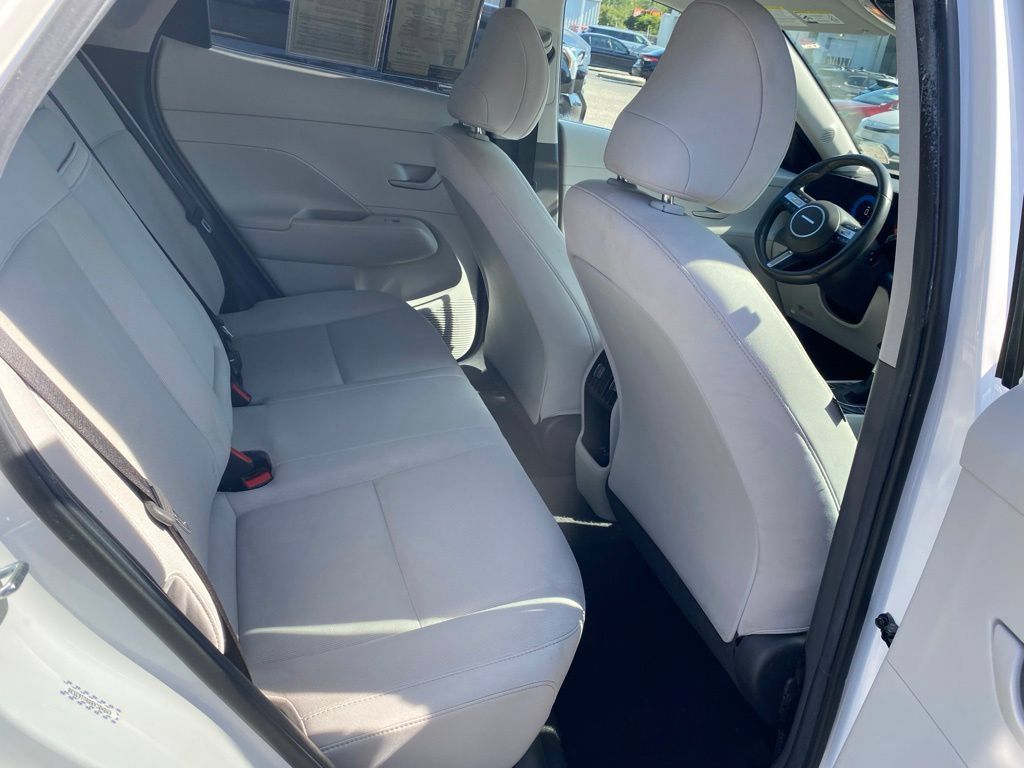 Used 2024 Hyundai Kona SEL AWD/4WD image 15