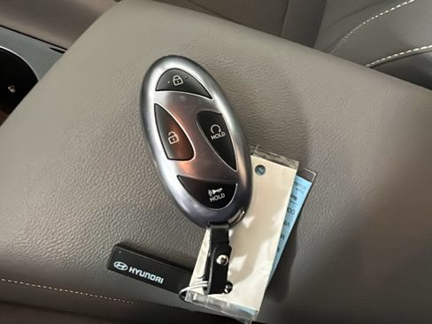 Certified 2025 Hyundai Elantra SEL FWD image 20