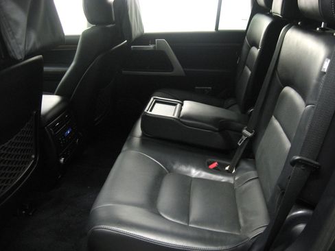 Certified 2017 Toyota Land Cruiser image 13