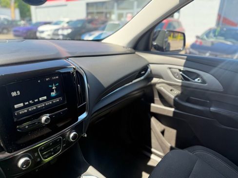 Used 2018 Chevrolet Traverse LS FWD image 21