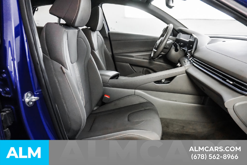 Used 2025 Hyundai Elantra SEL FWD image 19