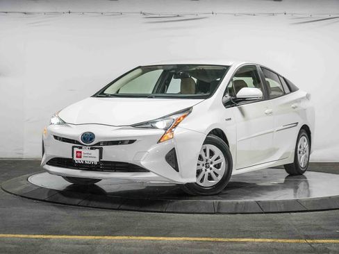 Certified 2017 Toyota Prius Two w/ Prius Two Safety Plus Package FWD image 1