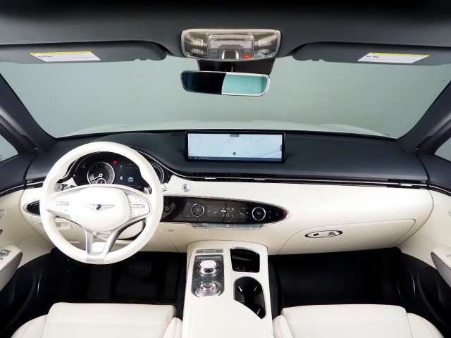 Used 2025 Genesis Electrified GV70 AWD Advance image 3