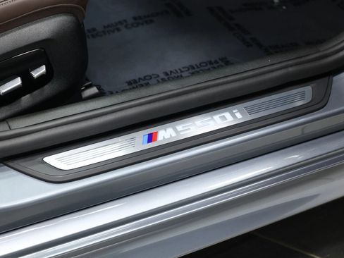 Used 2018 BMW M550i xDrive image 81