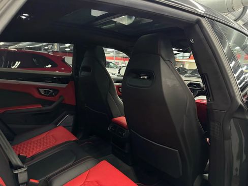 Used 2019 Lamborghini Urus Sport Utility 4D image 24