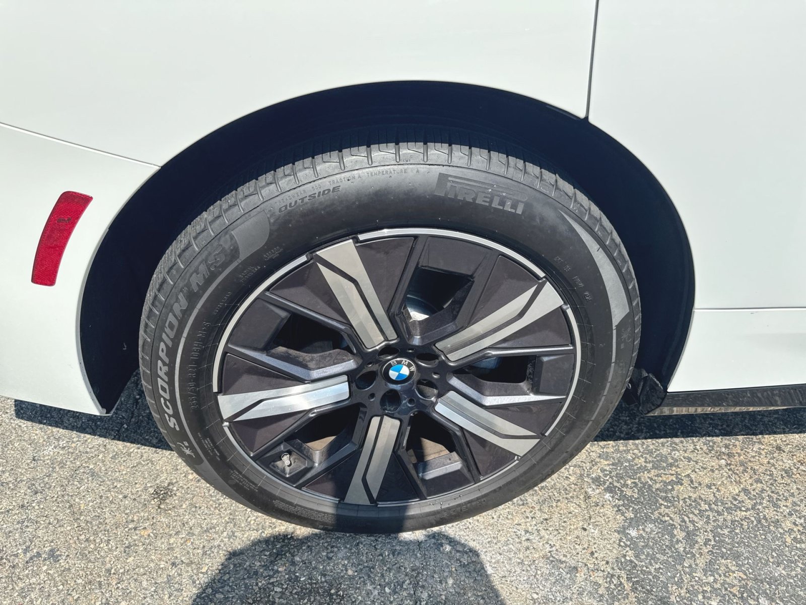 Used 2026 BMW iX xDrive60 AWD/4WD image 31
