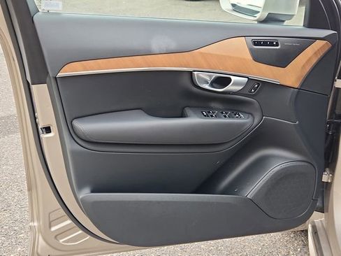 Certified 2024 Volvo XC90 B6 Plus w/ Protection Package Premier image 9