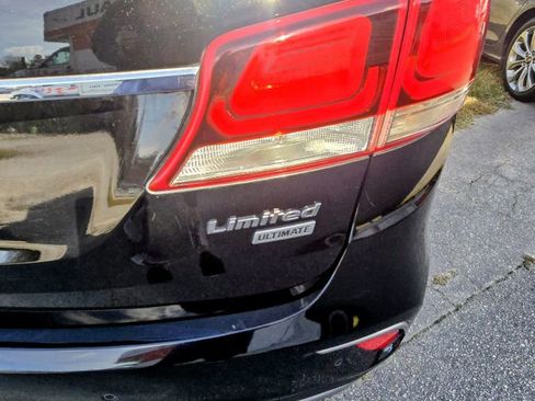 Used 2017 Hyundai Santa Fe Limited image 4