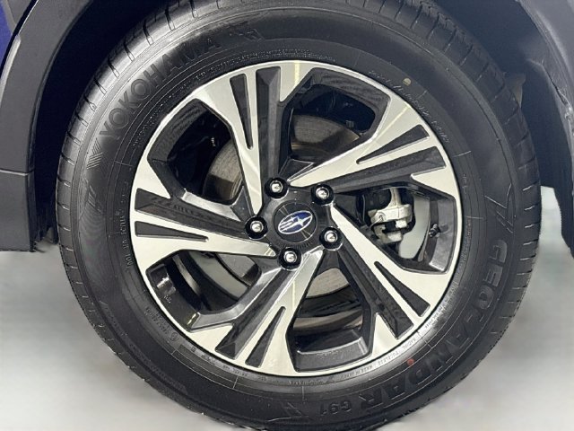 Certified 2025 Subaru Crosstrek 2.5i Premium AWD/4WD image 34