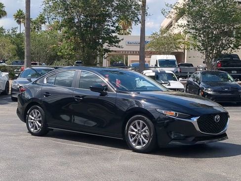 Used 2021 MAZDA MAZDA3 s FWD image 2
