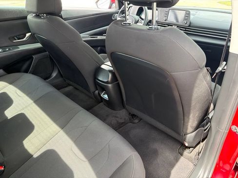 Used 2025 Hyundai Elantra SE FWD image 20