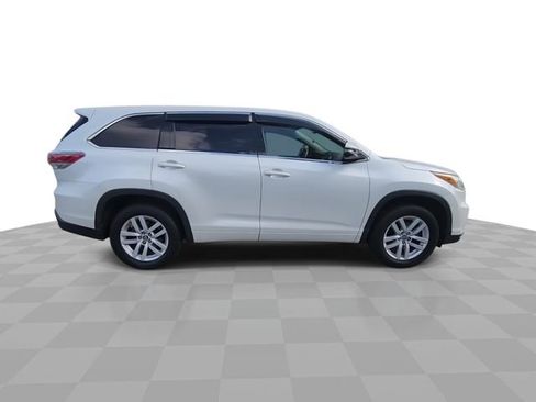 Used 2016 Toyota Highlander LE image 9