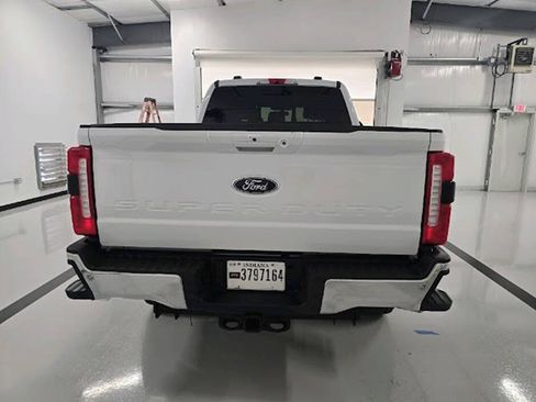 Used 2024 Ford F250 Lariat w/ FX4 Off-Road Package AWD/4WD image 4