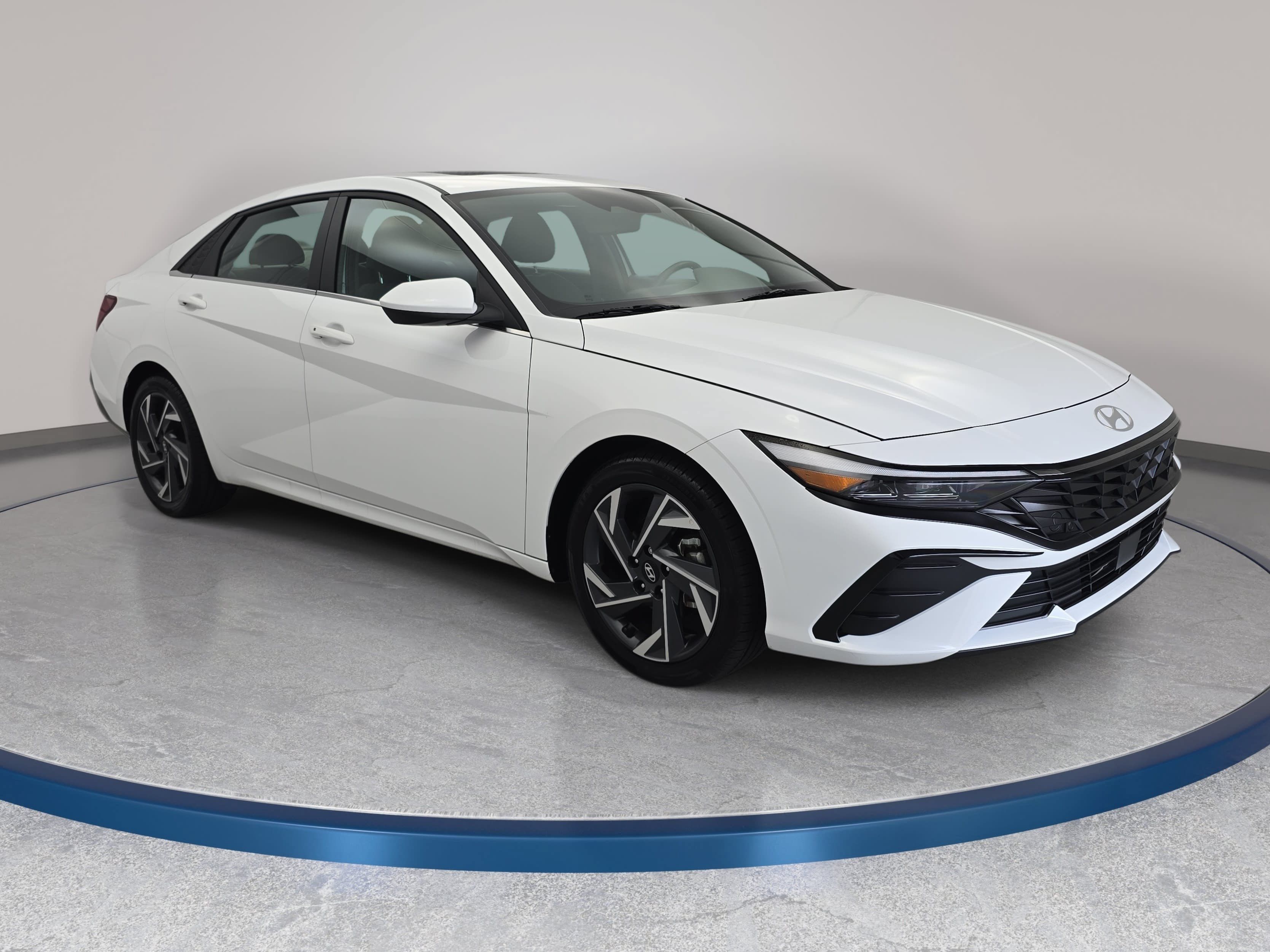 Used 2025 Hyundai Elantra SEL FWD image 3