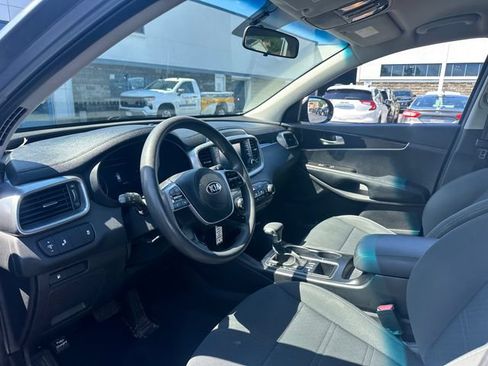 Used 2020 Kia Sorento LX AWD/4WD image 11