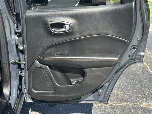 Used 2018 Jeep Compass Limited AWD/4WD image 16