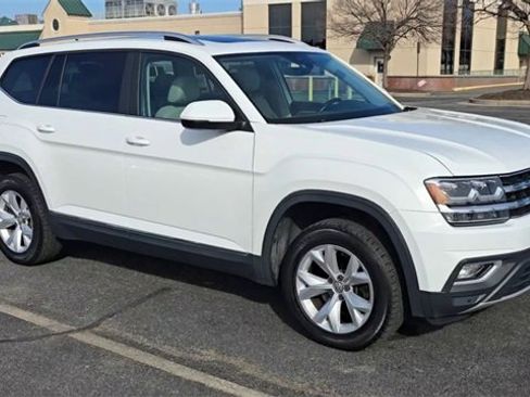 Used 2018 Volkswagen Atlas SEL image 3