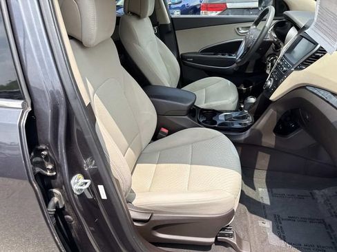 Used 2017 Hyundai Santa Fe Sport FWD image 9