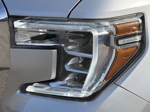 Used 2021 GMC Sierra 1500 w/ Sierra Value Package image 29