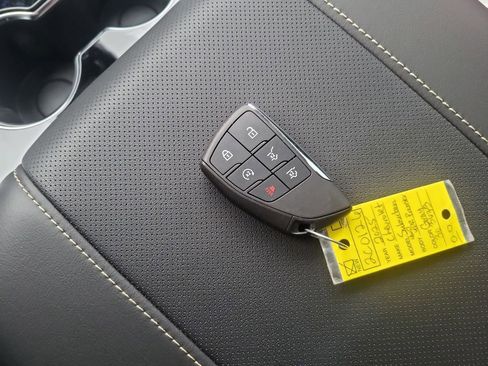 New 2025 Chevrolet Suburban Premier image 28