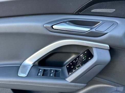 Used 2025 Audi Q5 Premium Plus w/ Premium Plus image 11