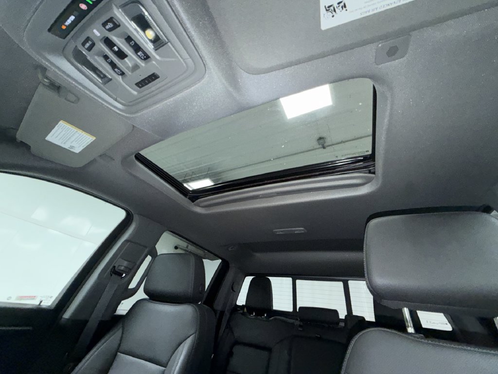 Used 2024 GMC Sierra 1500 SLT w/ SLT Premium Plus Package AWD/4WD image 26