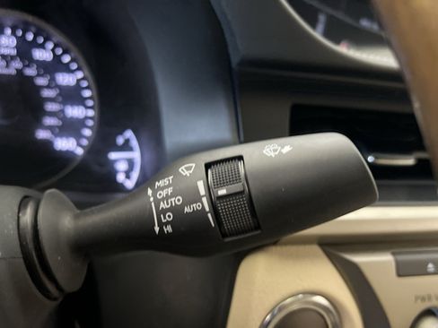 Used 2013 Lexus ES 350 w/ Luxury Pkg FWD image 38