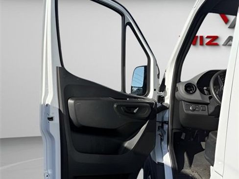 Used 2021 Mercedes-Benz Sprinter 1500 image 12