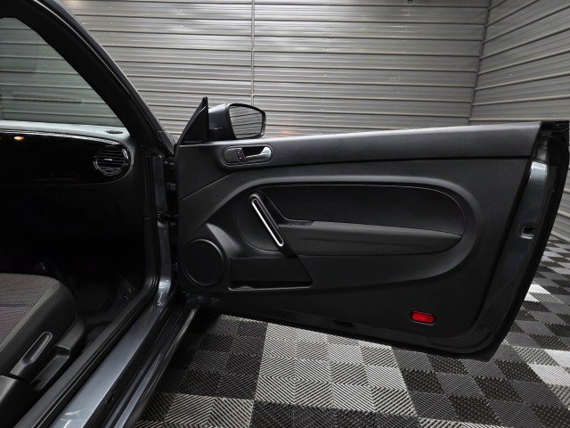 Used 2019 Volkswagen Beetle 2.0T S FWD image 31