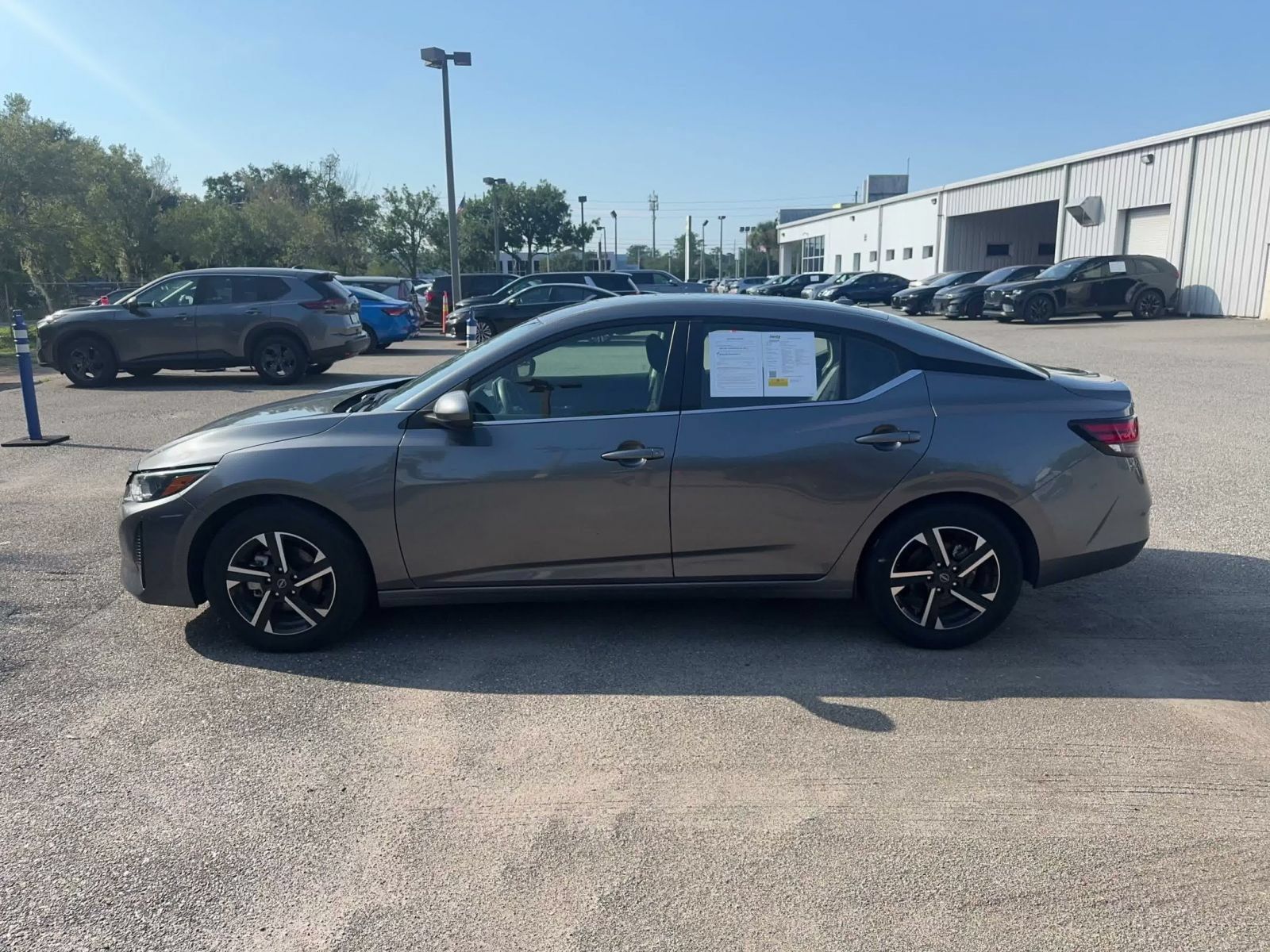Used 2025 Nissan Sentra SV FWD image 7