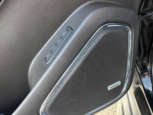 Used 2017 Chevrolet Suburban LT image 30