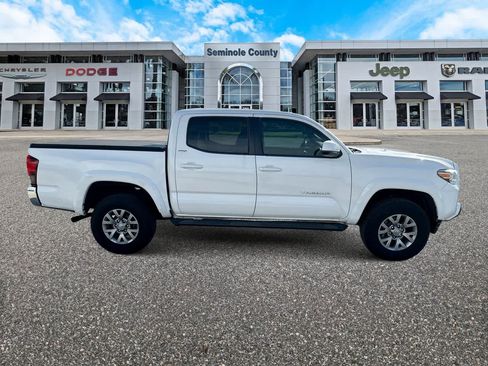 Used 2019 Toyota Tacoma SR5 RWD image 9