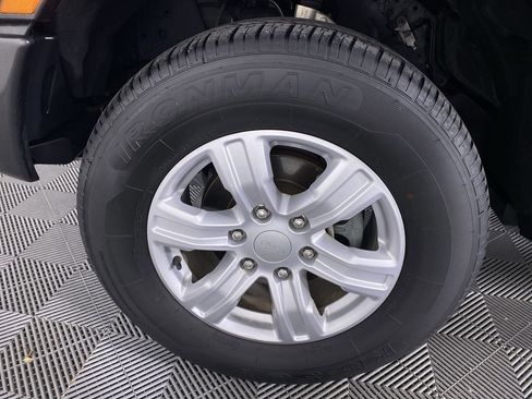 Used 2019 Ford Ranger XLT w/ FX4 Off-Road Package image 13