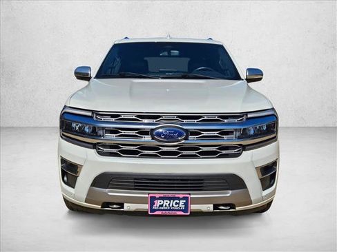 Used 2022 Ford Expedition Platinum image 2