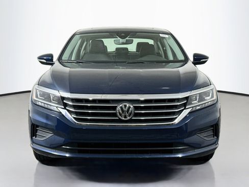 Used 2022 Volkswagen Passat 2.0T SE FWD image 2