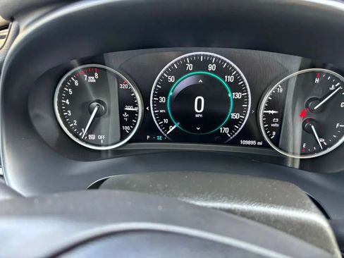 Used 2017 Buick LaCrosse Essence FWD image 19