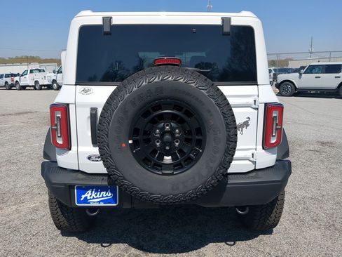 New 2026 Ford Bronco Badlands image 4