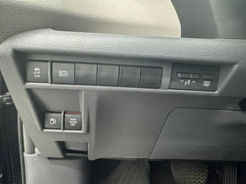 Used 2024 Toyota Sienna XLE w/ XLE Plus Package FWD image 36