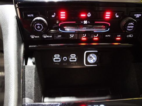 Used 2021 Jeep Grand Cherokee L Limited AWD/4WD image 33