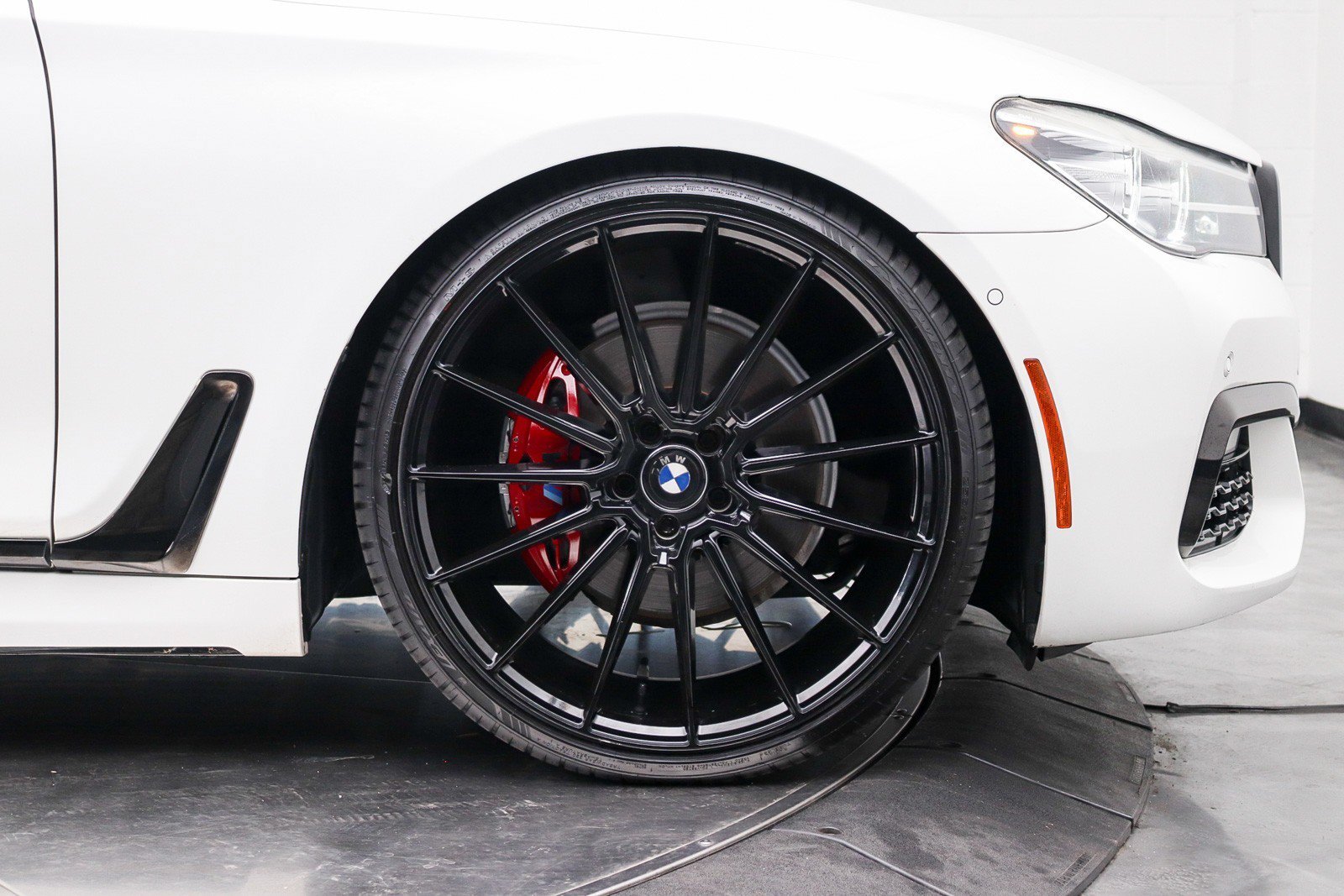 Used 2017 BMW 740i RWD image 13