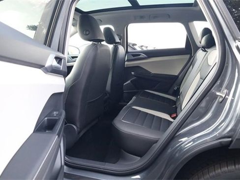 New 2025 Volkswagen Taos SEL image 22