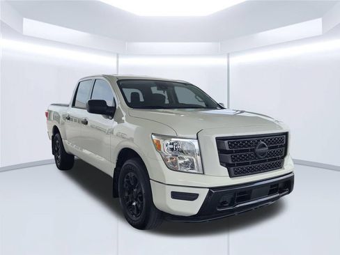 Used 2024 Nissan Titan SV AWD/4WD image 5