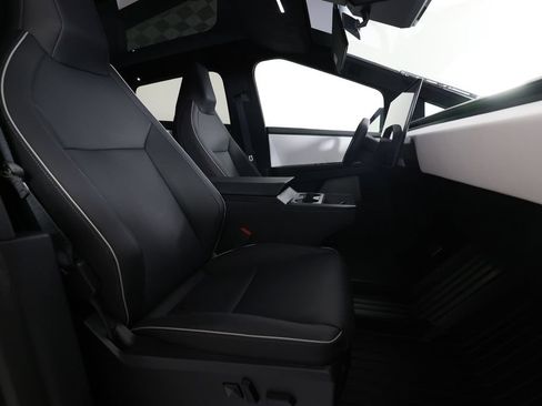 Used 2024 Tesla Cybertruck AWD Crew Cab image 12