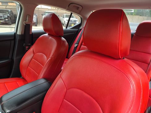 Certified 2024 Nissan Sentra SR FWD image 9