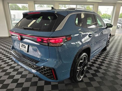 New 2026 Volkswagen Tiguan SEL R-Line AWD/4WD image 3